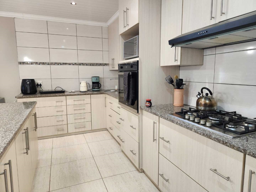 3 Bedroom Property for Sale in Monte Christo Western Cape
